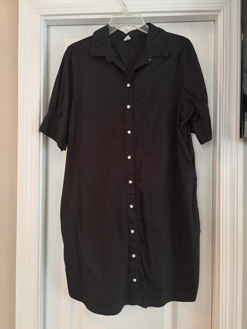 Old Navy Black Short-Sleeve Button-Down Shirt